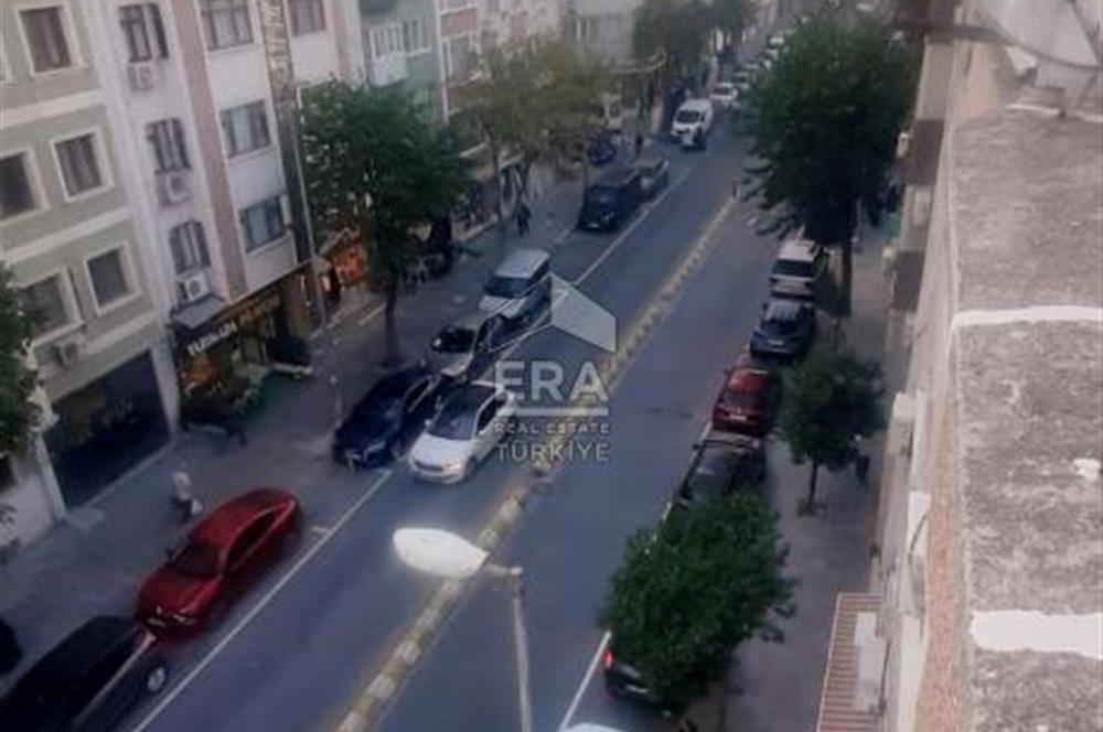 FATİH'TE DENİZ MANZARALI TERASLI ÇATI KATI KİRALIK DAİRE