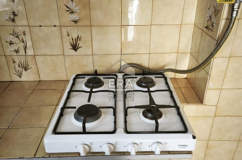 FATİH'TE DENİZ MANZARALI TERASLI ÇATI KATI KİRALIK DAİRE