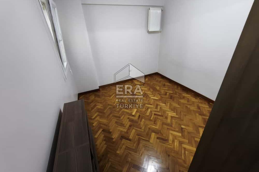 BARBAROS MAHALLESİNDE-CADDE ÜZERİ- BAKIMLI-OTOPARKLI KİRALIK 3+1