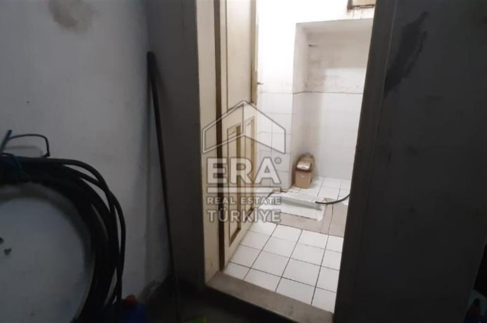 ERA KARAT HENDEK KÜÇÜK SANAYİ SİTESİNDE 180 M2 SATILIK DÜKKAN