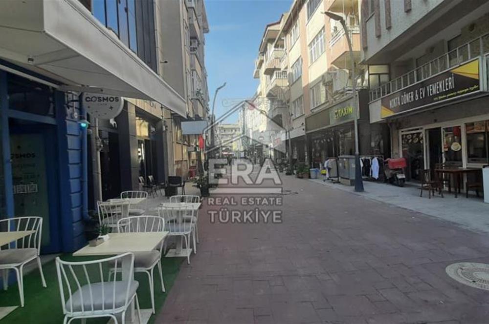 ERA KARAT ADAPAZARI ÇARK CADDESİNDE SATILIK 215 M2 DÜKKAN