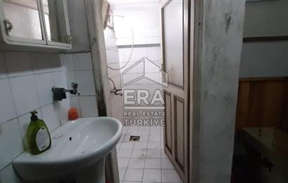 ERA KARAT HENDEK KÜÇÜK SANAYİ SİTESİNDE 180 M2 SATILIK DÜKKAN