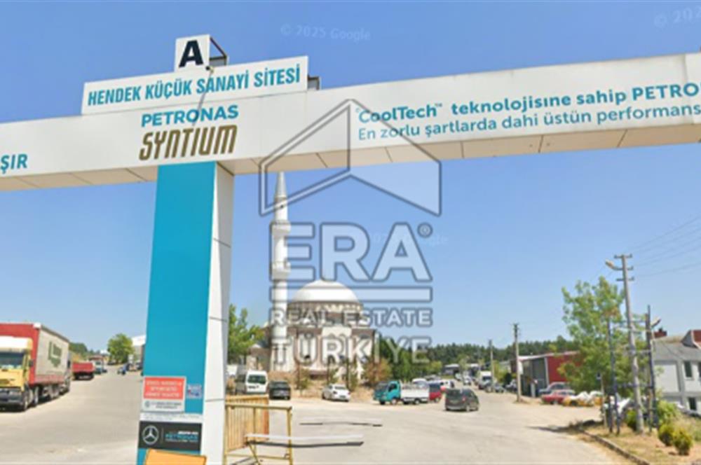 ERA KARAT HENDEK KÜÇÜK SANAYİ SİTESİNDE 180 M2 SATILIK DÜKKAN