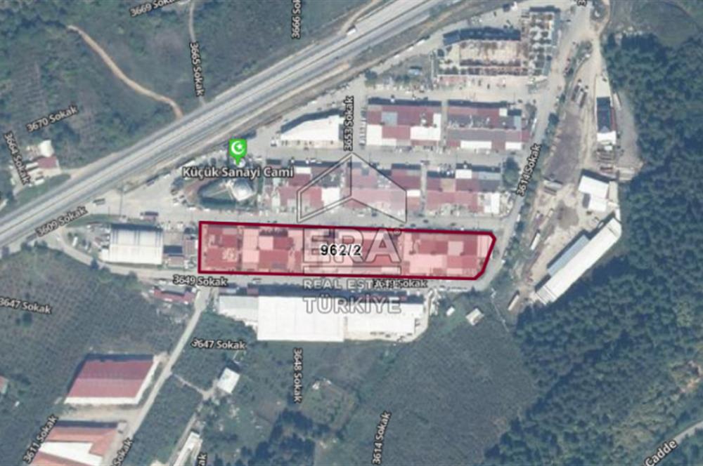 ERA KARAT HENDEK KÜÇÜK SANAYİ SİTESİNDE 180 M2 SATILIK DÜKKAN