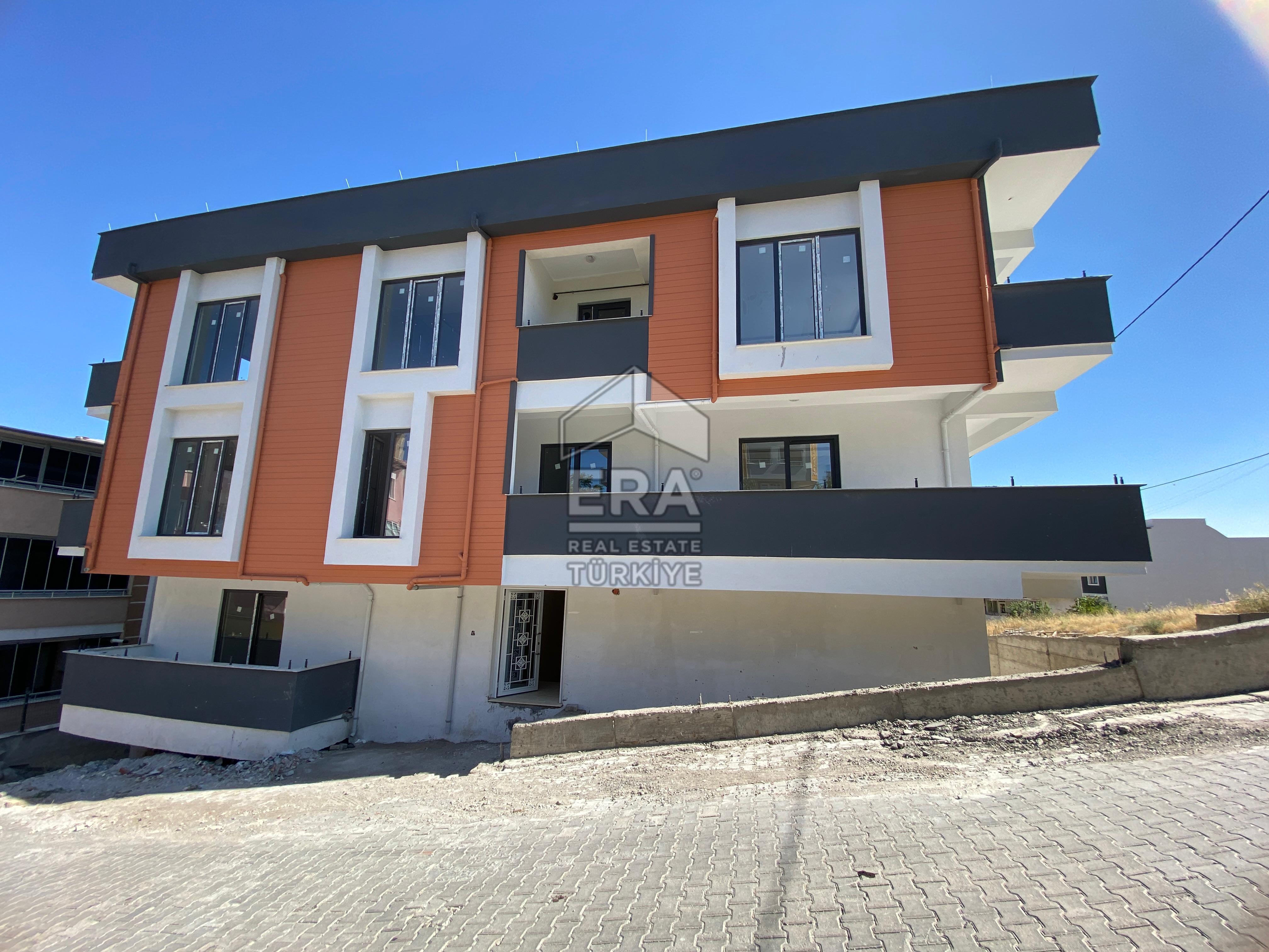 ERA SÖZDEN 1.SAKARYA MAH SIFIR EBEVEYN BANYOLU 2+1 SATILIK DAİRE