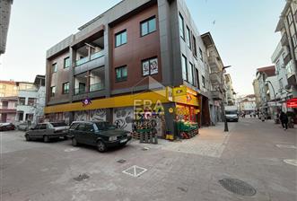 ERA KARAT ADAPAZARI ÇARK CADDESİNDE SATILIK 215 M2 DÜKKAN