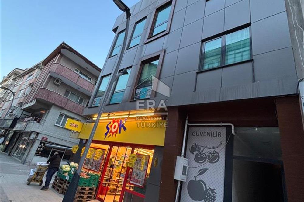 ERA KARAT ADAPAZARI ÇARK CADDESİNDE SATILIK 215 M2 DÜKKAN