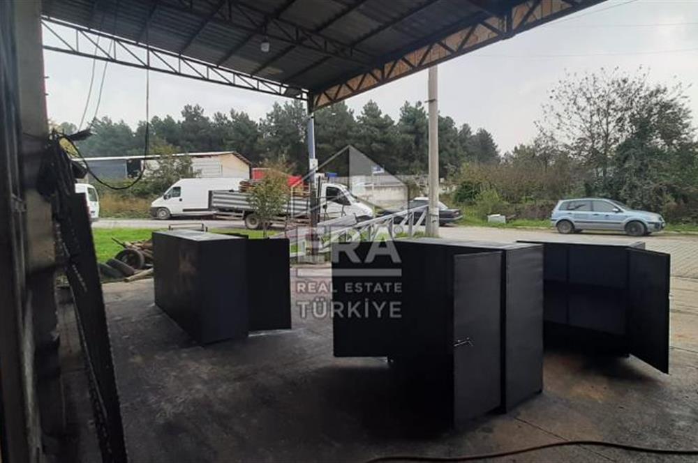 ERA KARAT HENDEK KÜÇÜK SANAYİ SİTESİNDE 180 M2 SATILIK DÜKKAN