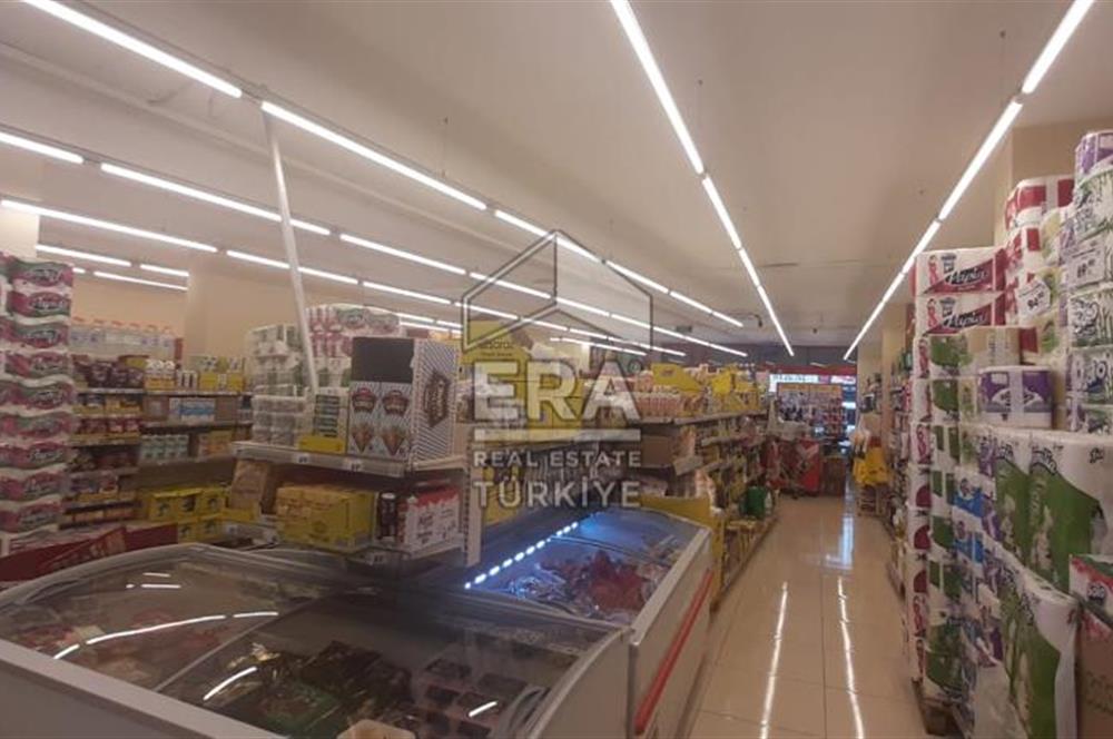 ERA KARAT ADAPAZARI ÇARK CADDESİNDE SATILIK 215 M2 DÜKKAN