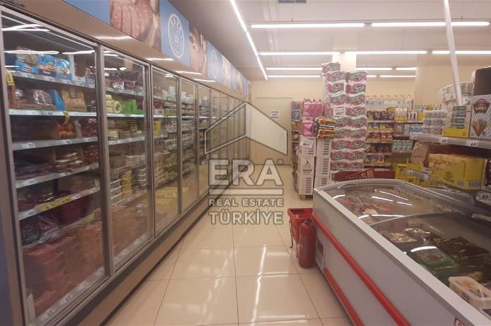 ERA KARAT ADAPAZARI ÇARK CADDESİNDE SATILIK 215 M2 DÜKKAN