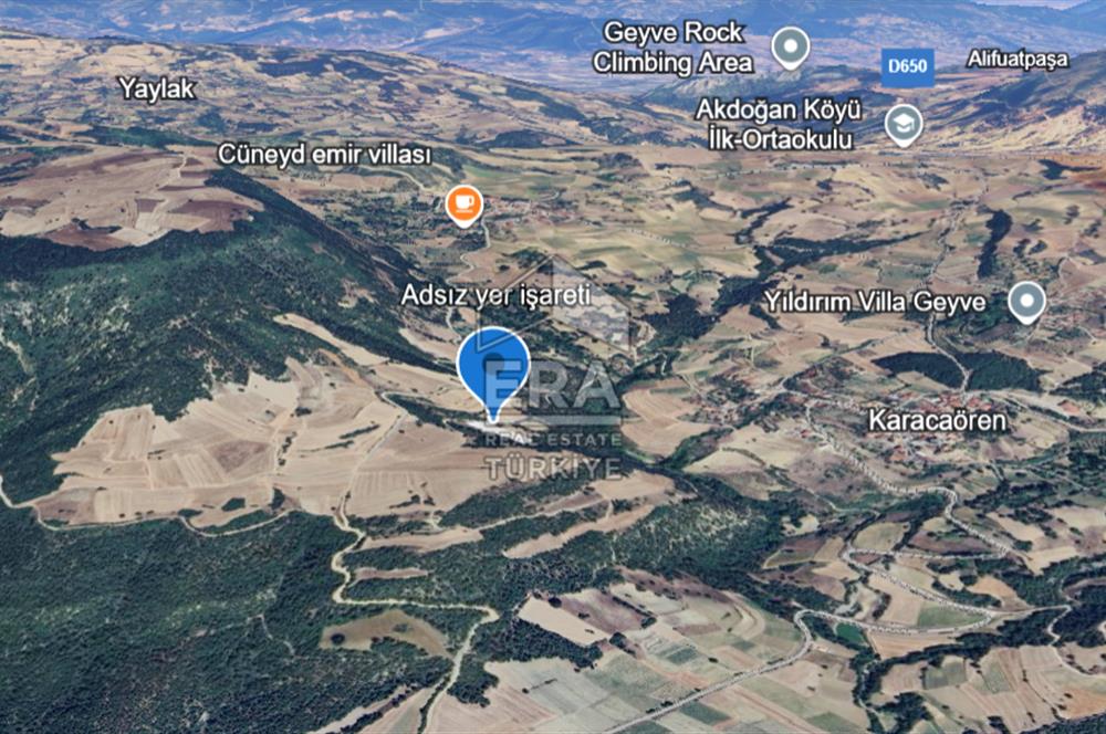 ERA KARAT SAKARYA GEYVE KARACAÖREN’DE SATILIK 2.106 M2 TARLA