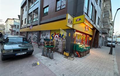 ERA KARAT ADAPAZARI ÇARK CADDESİNDE SATILIK 215 M2 DÜKKAN