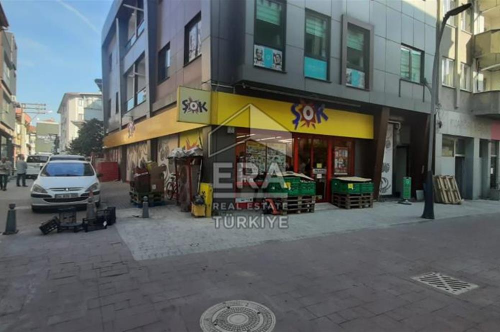 ERA KARAT ADAPAZARI ÇARK CADDESİNDE SATILIK 215 M2 DÜKKAN