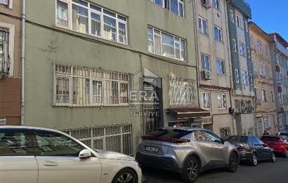 ÜSKÜDAR VALİDE-İ ATİK ' TE HARİKA KONUMDA SATILIK 3+1 DAİRE