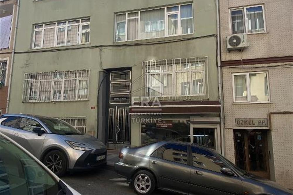 ÜSKÜDAR VALİDE-İ ATİK ' TE HARİKA KONUMDA SATILIK 3+1 DAİRE