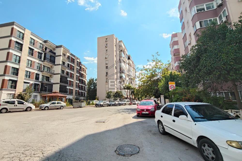 Kızılay Kan Bankası Yakını Satılık 3+1 Daire ve Dükkan Hissesi