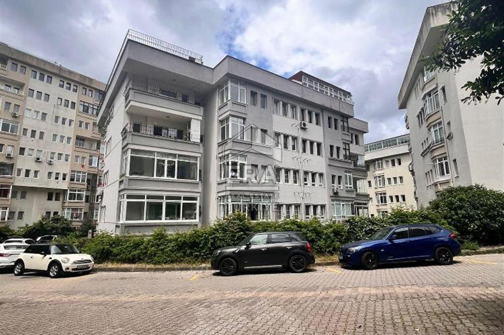Metro ve Sahile Yürüyüş Mesafesinde Tarabya SanatçılarSitesi 3+1