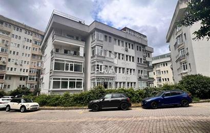 Metro ve Sahile Yürüyüş Mesafesinde Tarabya SanatçılarSitesi 3+1