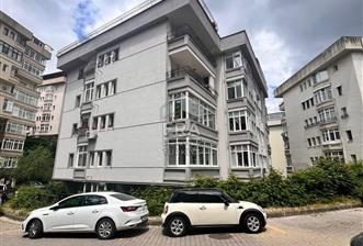Metro ve Sahile Yürüyüş Mesafesinde Tarabya SanatçılarSitesi 3+1
