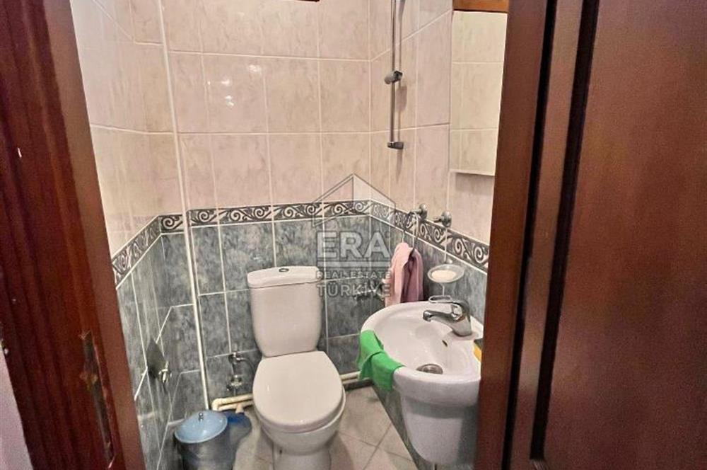 Metro ve Sahile Yürüyüş Mesafesinde Tarabya SanatçılarSitesi 3+1