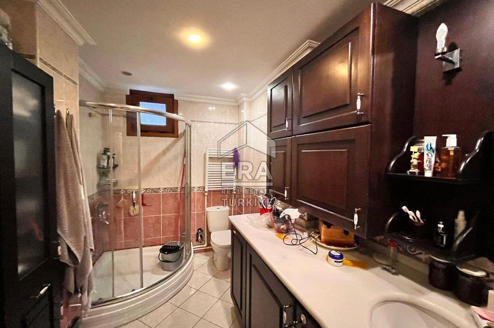 Metro ve Sahile Yürüyüş Mesafesinde Tarabya SanatçılarSitesi 3+1
