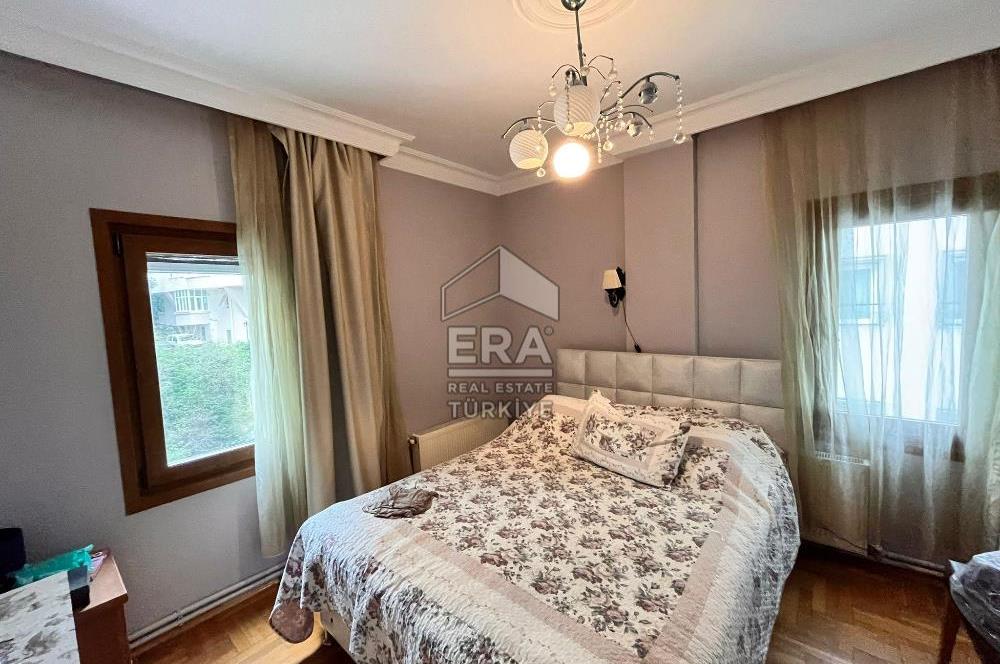 Metro ve Sahile Yürüyüş Mesafesinde Tarabya SanatçılarSitesi 3+1