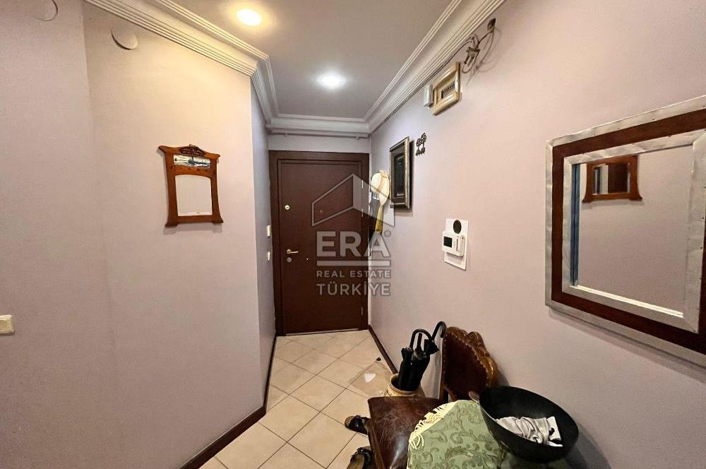 Metro ve Sahile Yürüyüş Mesafesinde Tarabya SanatçılarSitesi 3+1