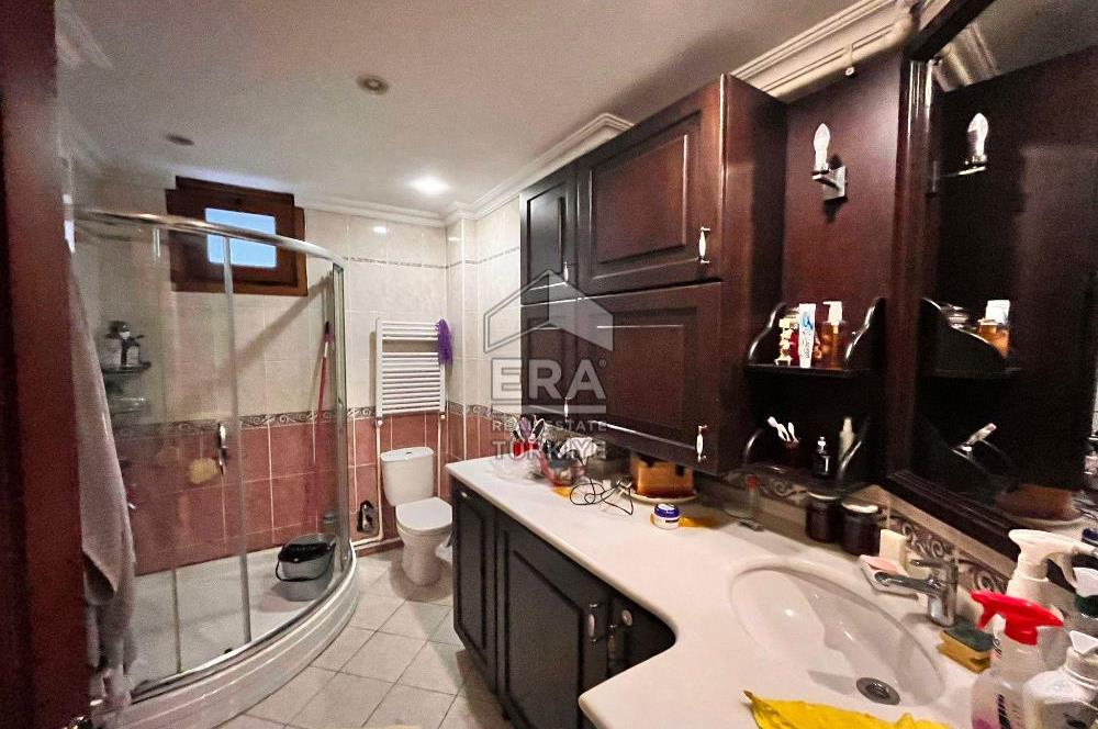 Metro ve Sahile Yürüyüş Mesafesinde Tarabya SanatçılarSitesi 3+1