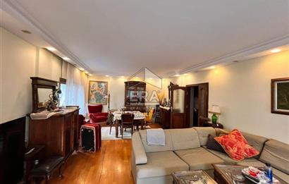 Metro ve Sahile Yürüyüş Mesafesinde Tarabya SanatçılarSitesi 3+1
