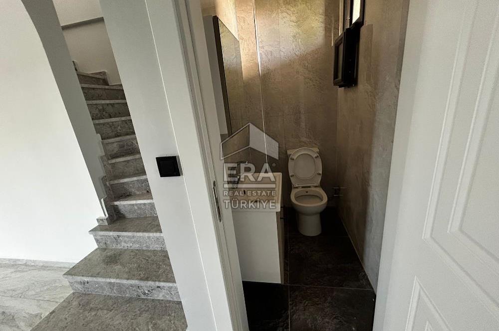 Altınovada Satılık Dubleks Deniz Manzaralı Sıfır Villa