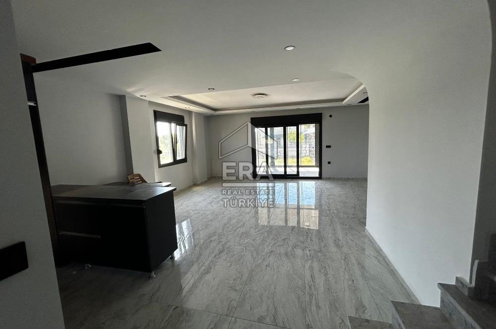 Altınovada Satılık Dubleks Deniz Manzaralı Sıfır Villa