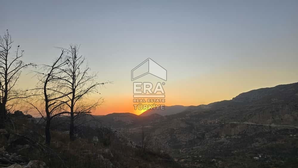 Datça Mesudiye'de Deniz Manzaralı Satılık 180 m2 Yaşam Alanı