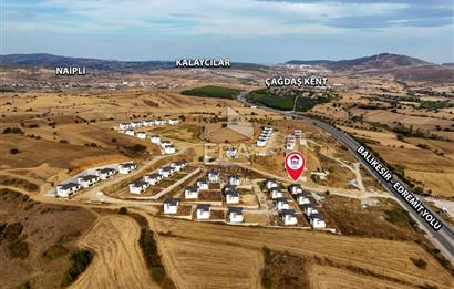 BALIKESİR KARESİ NAİPLİ'DE SATILIK 4+1 252 M² KÖŞE VİLLA