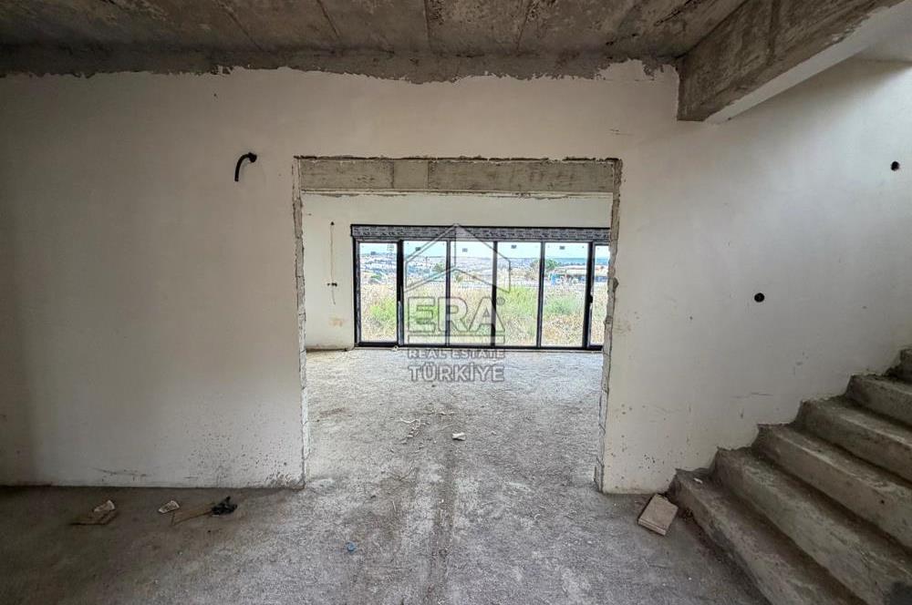 BALIKESİR KARESİ NAİPLİ'DE SATILIK 4+1 252 M² KÖŞE VİLLA