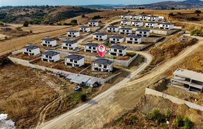 BALIKESİR KARESİ NAİPLİ'DE SATILIK 4+1 252 M² KÖŞE VİLLA