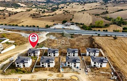 BALIKESİR KARESİ NAİPLİ'DE SATILIK 4+1 252 M² KÖŞE VİLLA