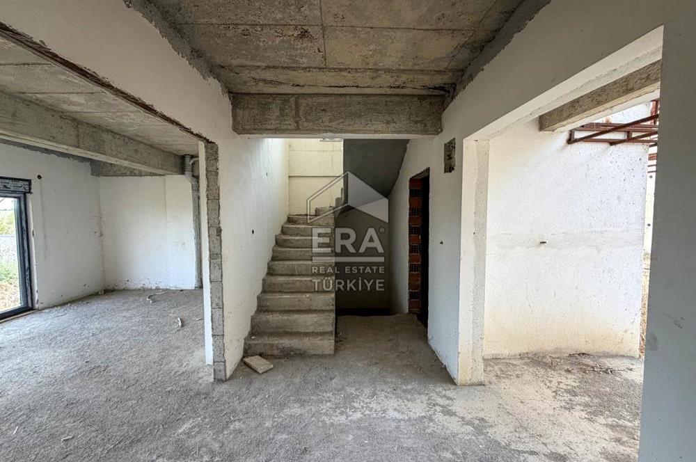 BALIKESİR KARESİ NAİPLİ'DE SATILIK 4+1 252 M² KÖŞE VİLLA