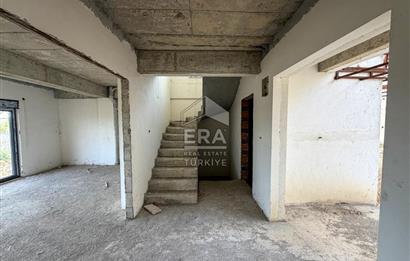 BALIKESİR KARESİ NAİPLİ'DE SATILIK 4+1 252 M² KÖŞE VİLLA