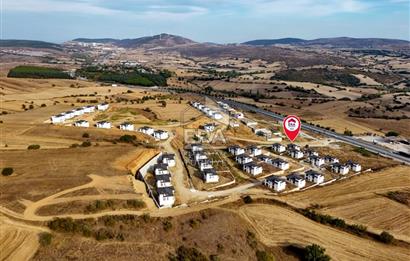 BALIKESİR KARESİ NAİPLİ'DE SATILIK 4+1 252 M² KÖŞE VİLLA