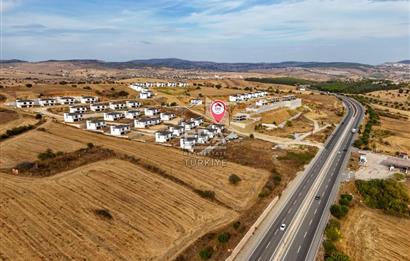 BALIKESİR KARESİ NAİPLİ'DE SATILIK 4+1 252 M² KÖŞE VİLLA