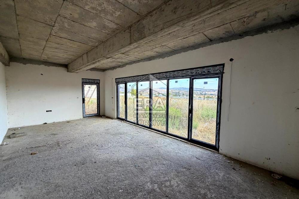 BALIKESİR KARESİ NAİPLİ'DE SATILIK 4+1 252 M² KÖŞE VİLLA