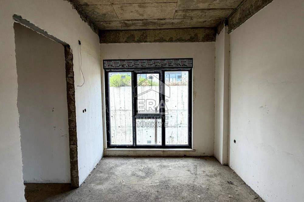 BALIKESİR KARESİ NAİPLİ'DE SATILIK 4+1 252 M² KÖŞE VİLLA