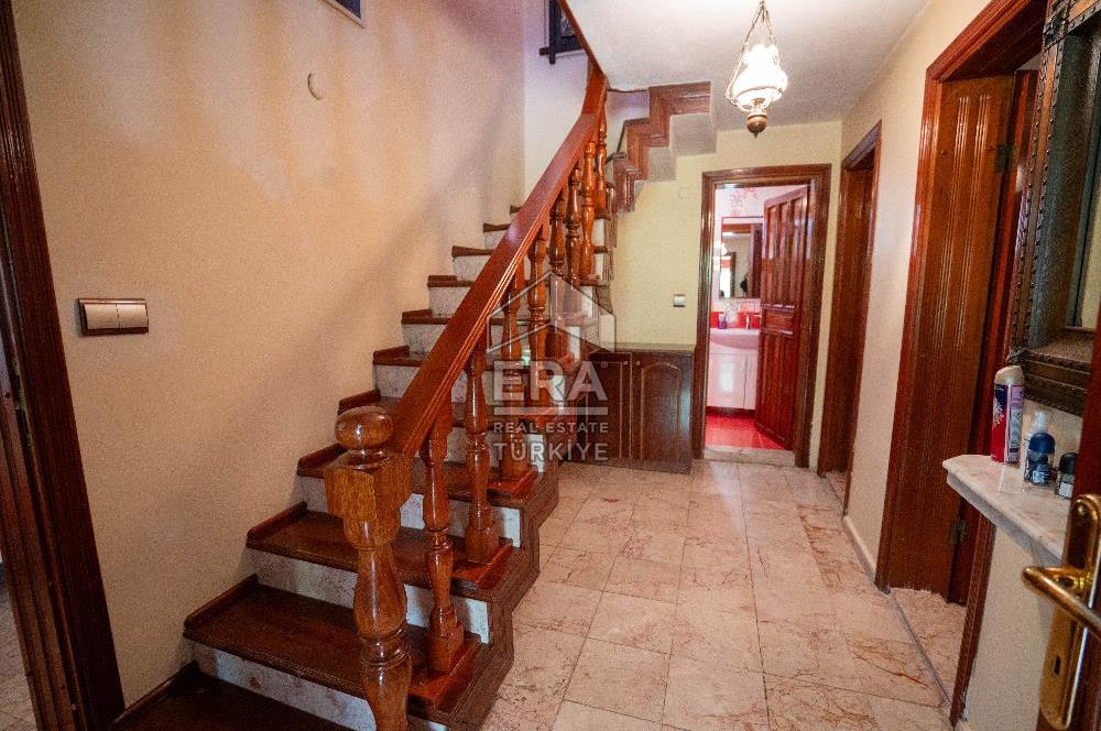 Datça Reşadiye'de 1.085m2 Arsa Paylı 7+2 Havuzlu Çiftlik Evi