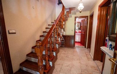 Datça Reşadiye'de 1.085m2 Arsa Paylı 7+2 Havuzlu Çiftlik Evi