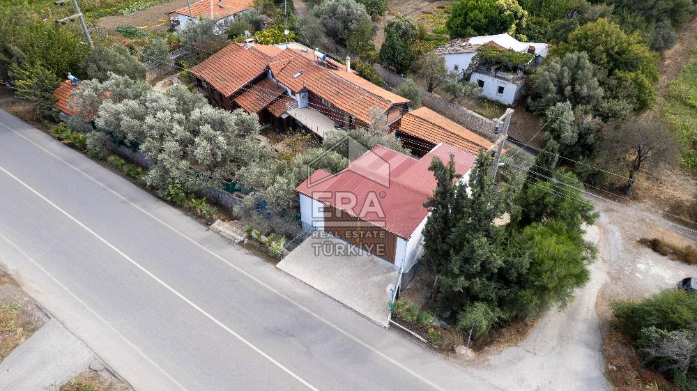 Datça Reşadiye'de 1.085m2 Arsa Paylı 7+2 Havuzlu Çiftlik Evi