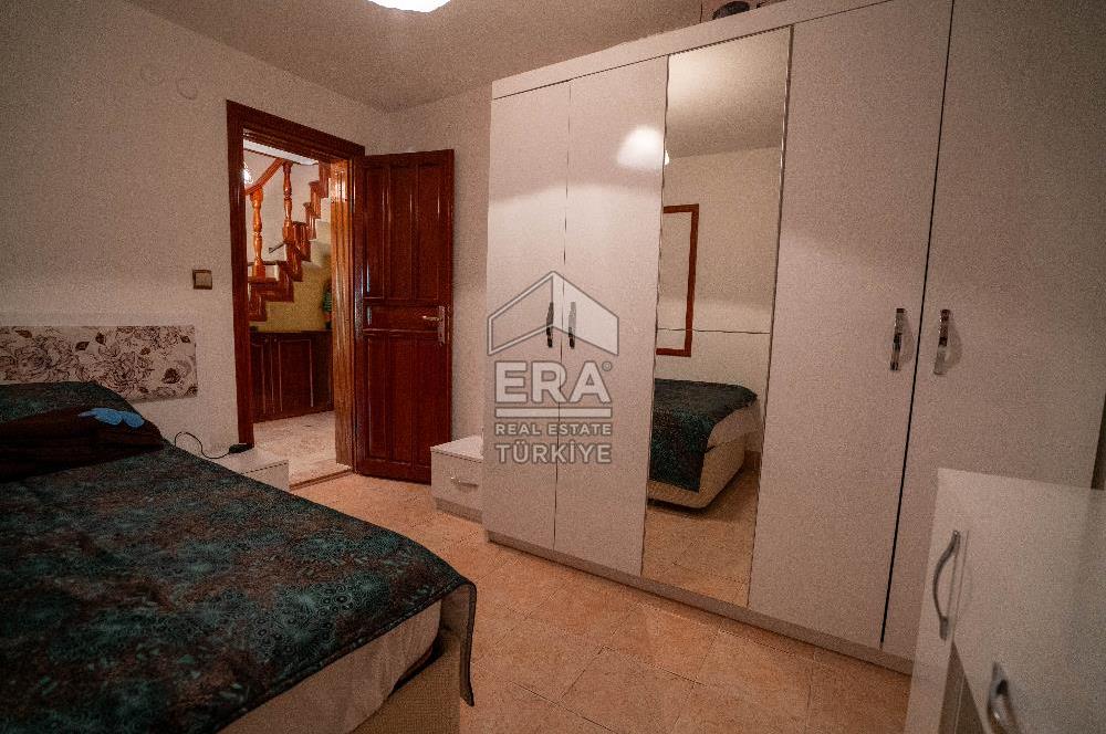 Datça Reşadiye'de 1.085m2 Arsa Paylı 7+2 Havuzlu Çiftlik Evi