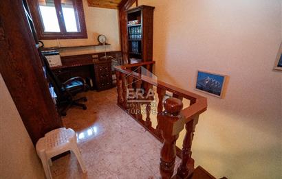 Datça Reşadiye'de 1.085m2 Arsa Paylı 7+2 Havuzlu Çiftlik Evi