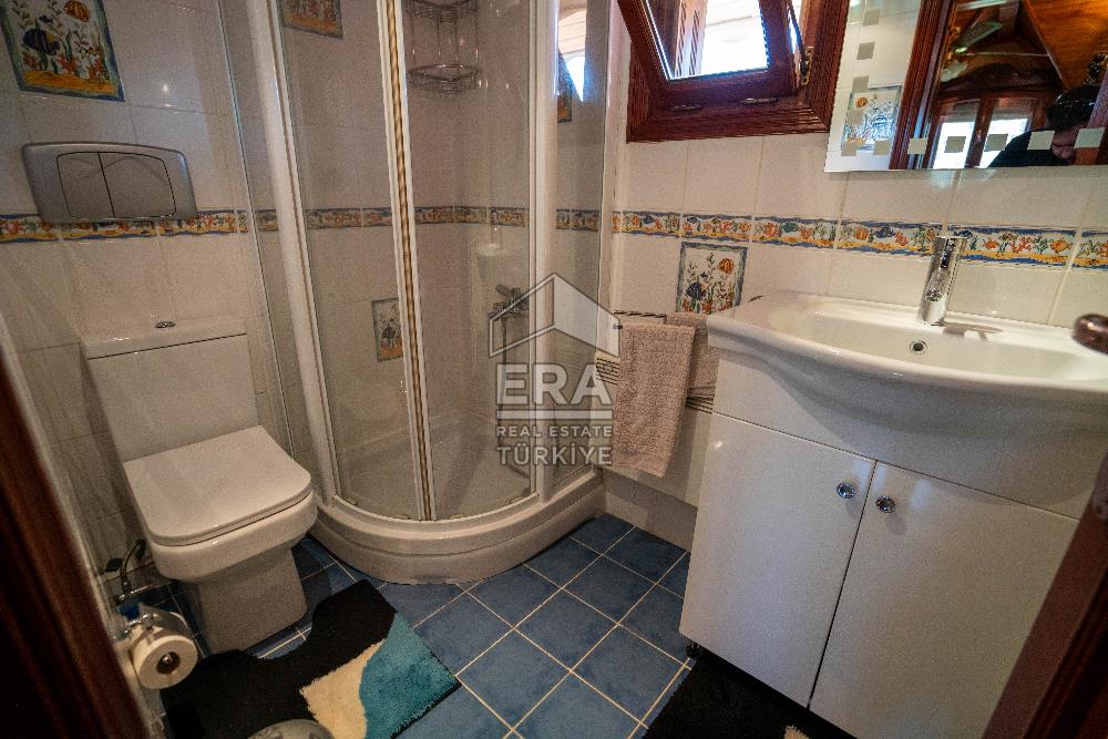 Datça Reşadiye'de 1.085m2 Arsa Paylı 7+2 Havuzlu Çiftlik Evi