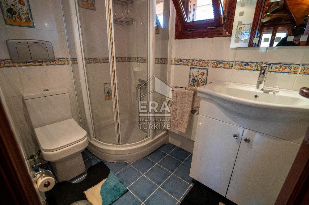 Datça Reşadiye'de 1.085m2 Arsa Paylı 7+2 Havuzlu Çiftlik Evi
