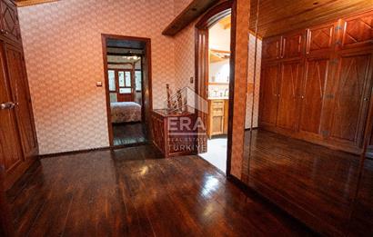 Datça Reşadiye'de 1.085m2 Arsa Paylı 7+2 Havuzlu Çiftlik Evi